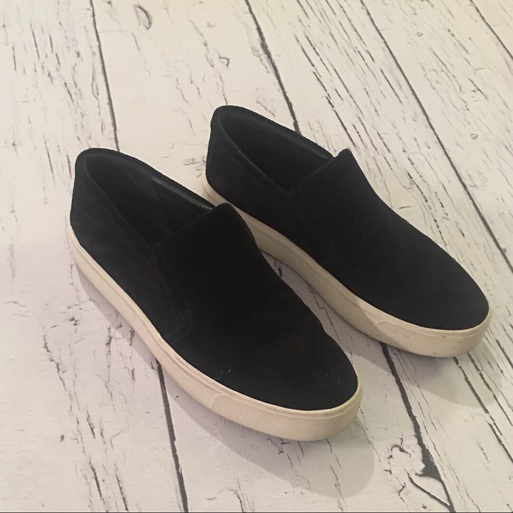 Vince Brand Suede Slip on sneaker